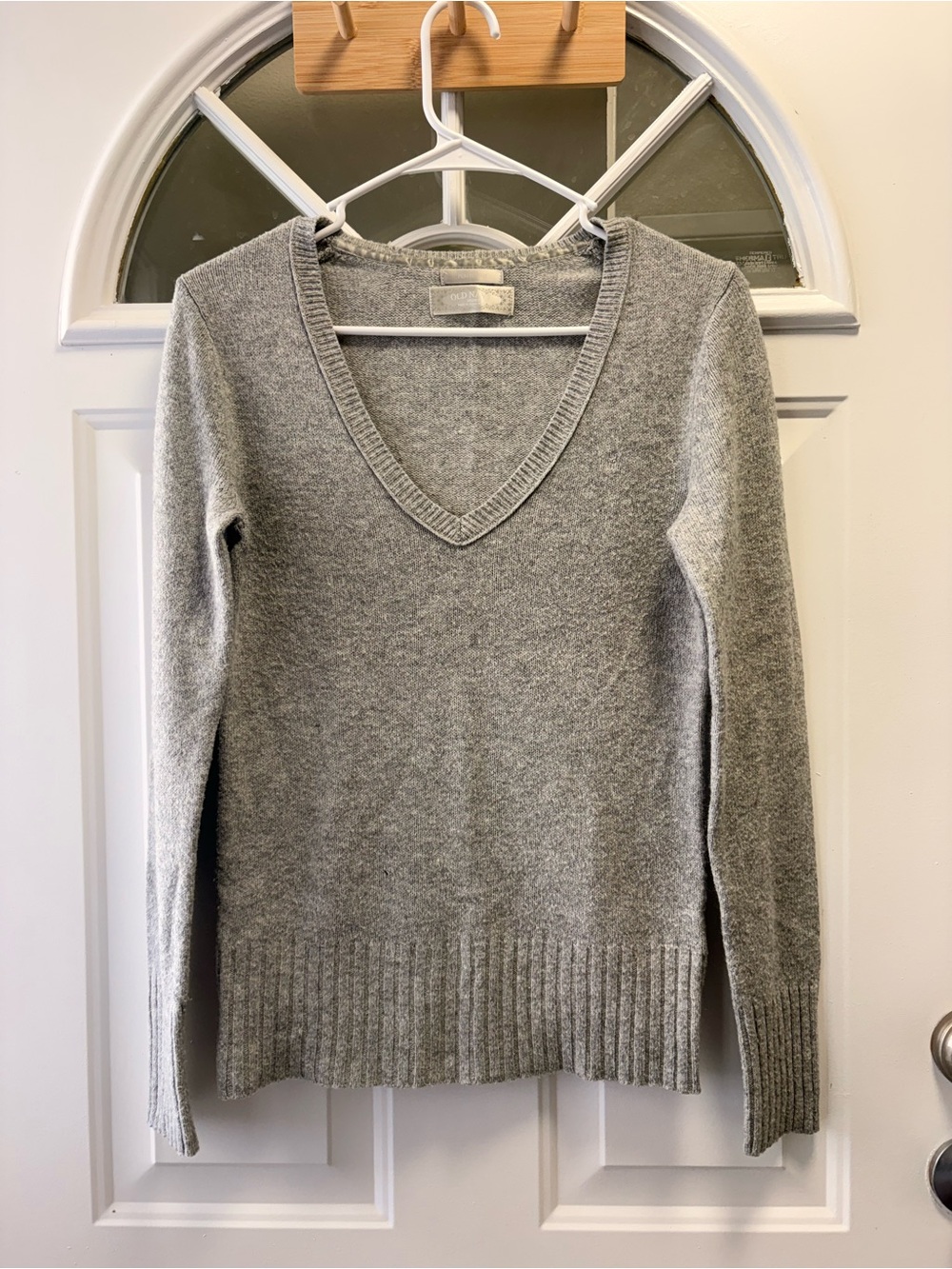 Vintage Old Navy V-Neck Women’s Sweater - Gray
